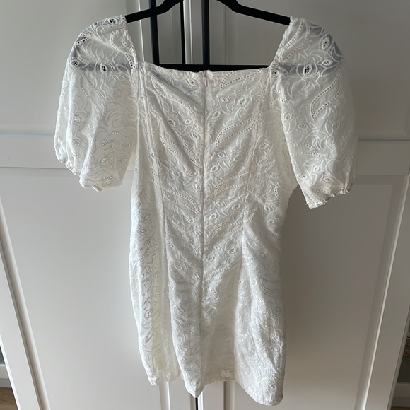 NWT White cotton eyelet dress - size medium - Picture 3 of 3